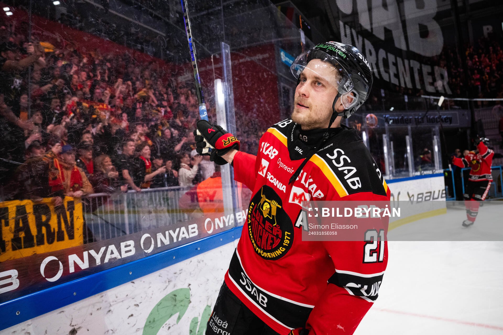 Luleås Juhani Tyrväinen jublar