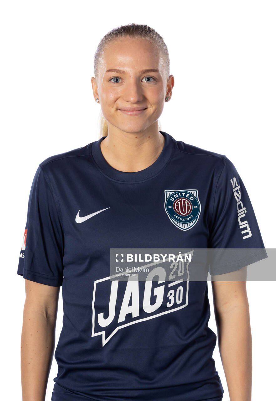 Eskilstunas Astrid Larsson poserar för ett porträtt den 19 mars 2024 i Eskilstuna.