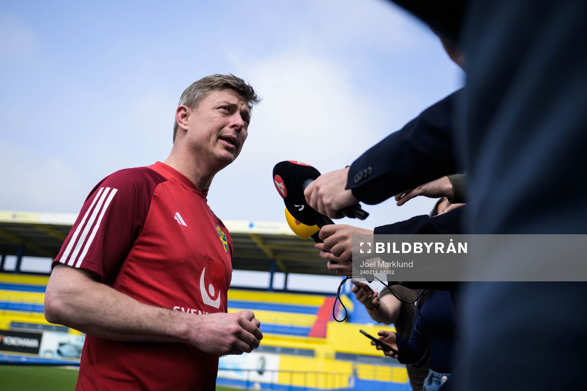 Head coach Jon Dahl Tomasson of the Swedish men's national