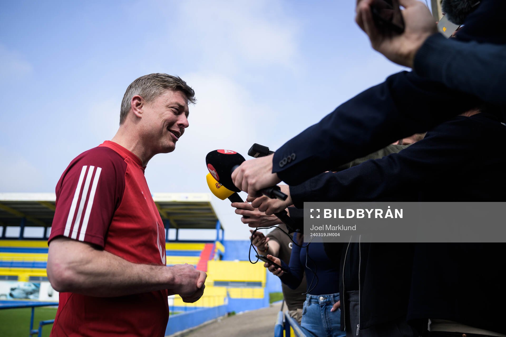 Head coach Jon Dahl Tomasson of the Swedish men's national