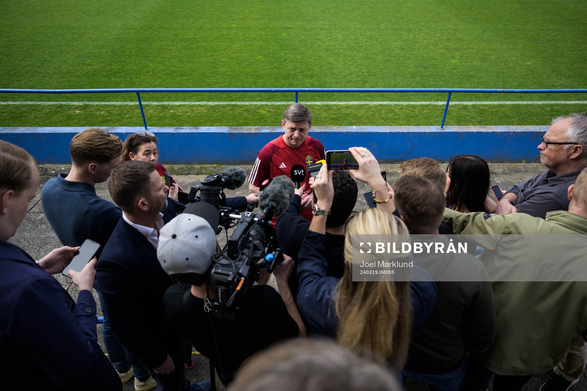 Head coach Jon Dahl Tomasson of the Swedish men's national