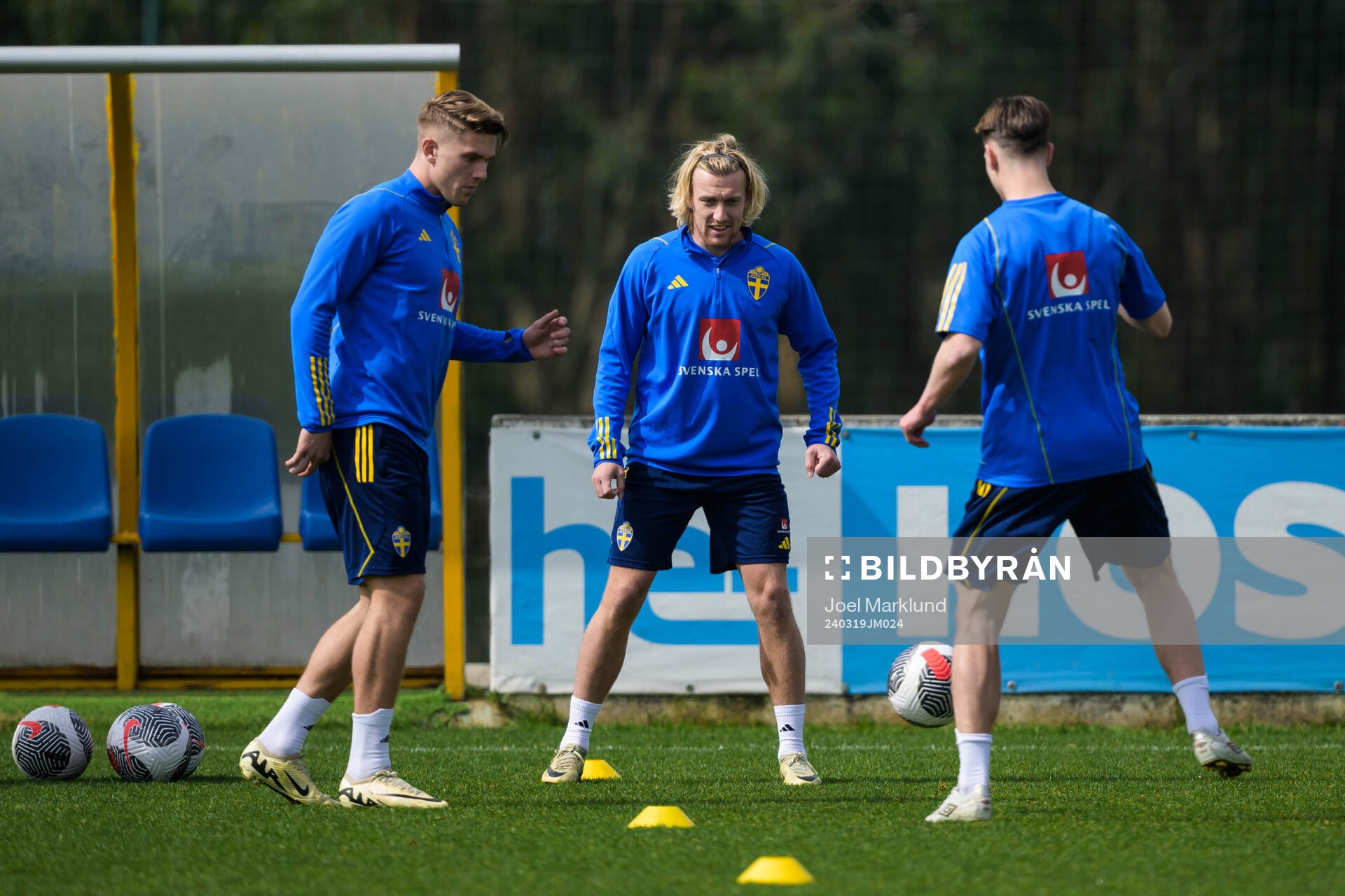 Viktor Gyökeres, Emil Forsberg and Simon Olsson of the Swedish men's national football team during a training session on March 19, 2024 in Porto. 