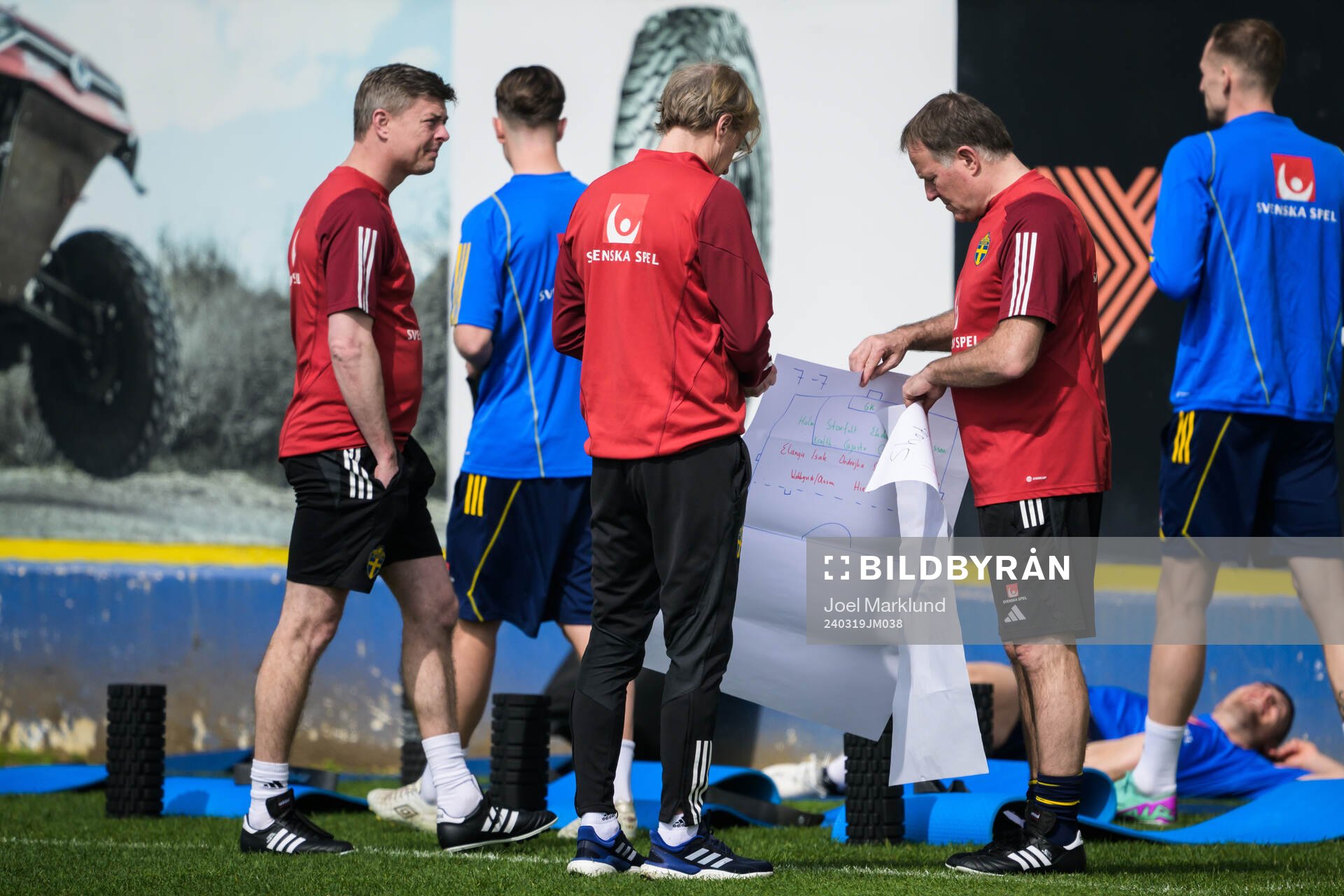 Head coach Jon Dahl Tomasson, team manager Stefan