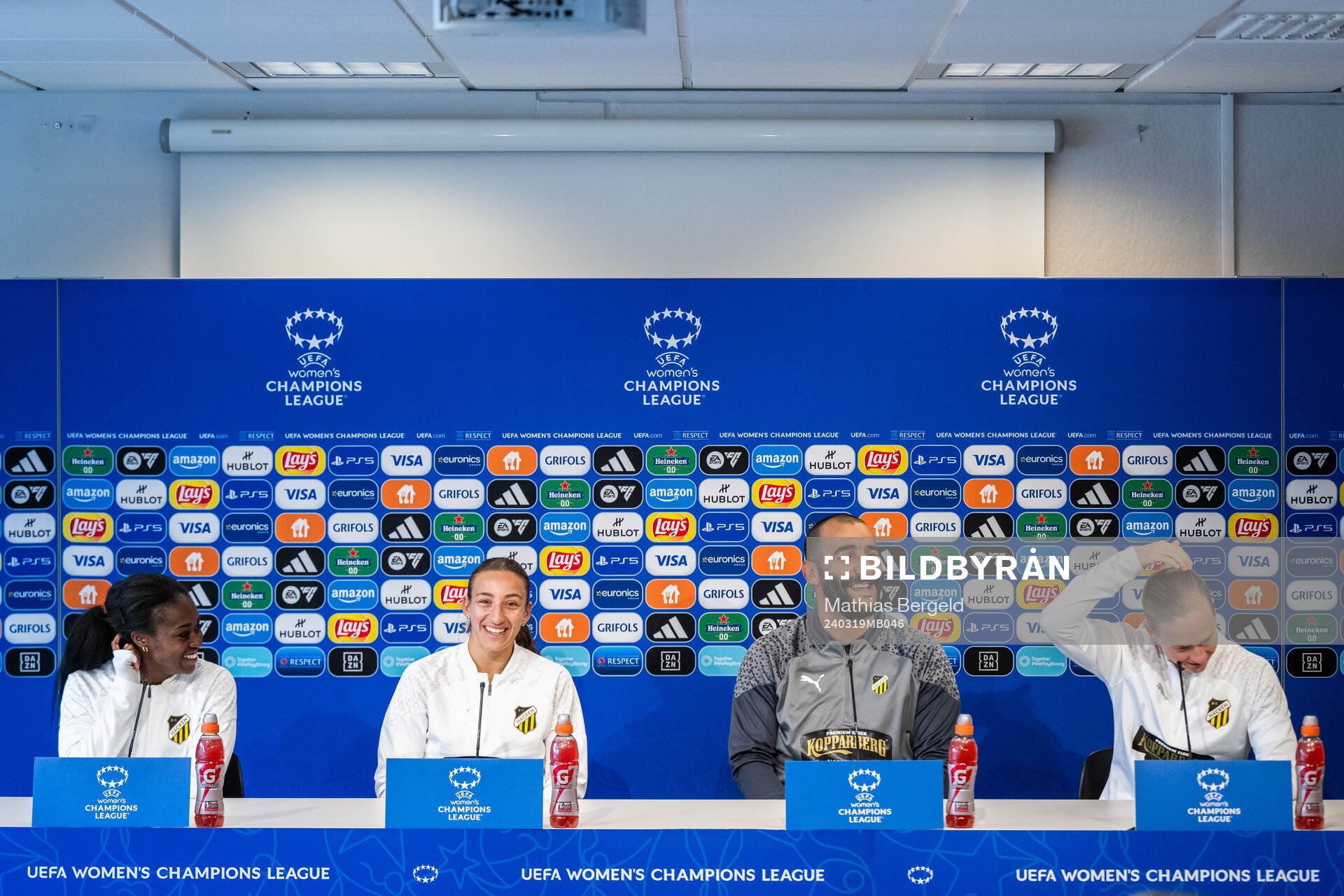 Monica Jusu Bah, Rusul Rosa Kafaji, head coach Mak Lind and