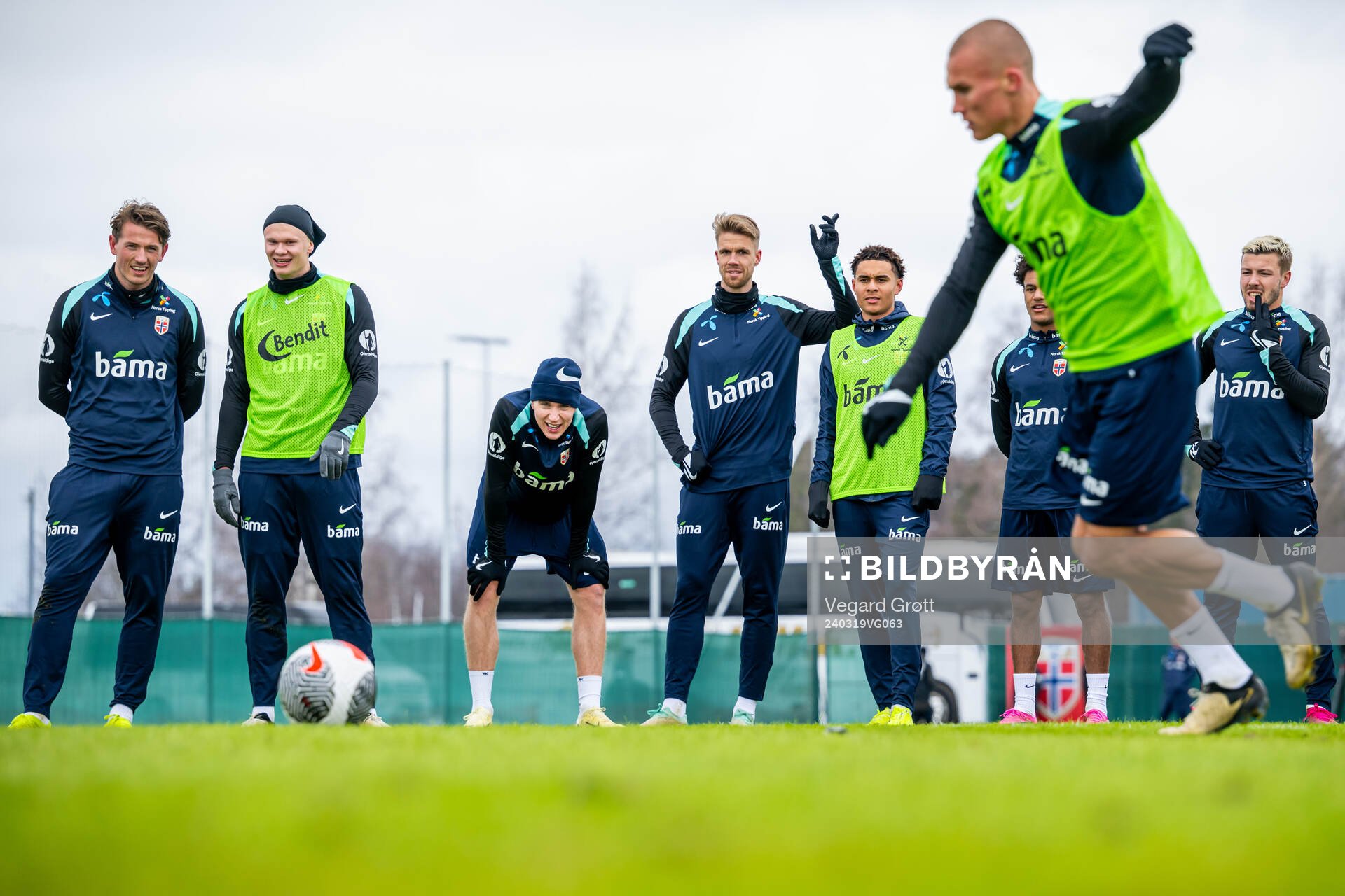Kristoffer Ajer and players of the Norwegian national