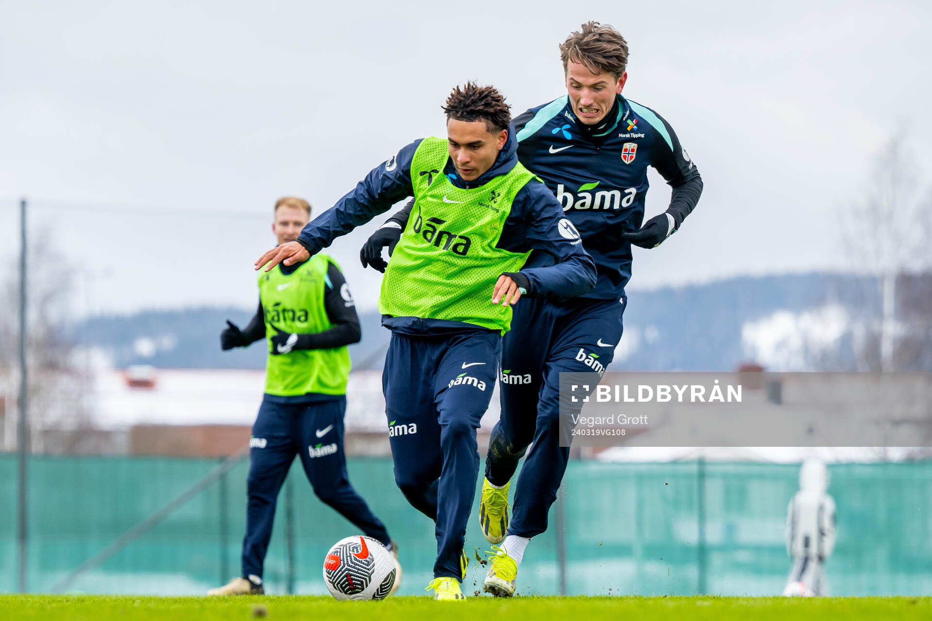 Antonio Nusa and Sander Berge of the Norwegian national