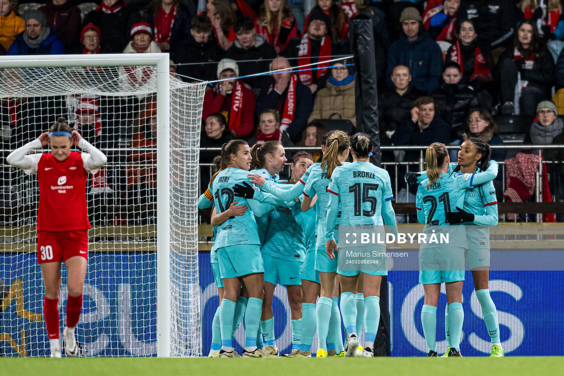 Salma Paralluelo of Barcelona celebrates