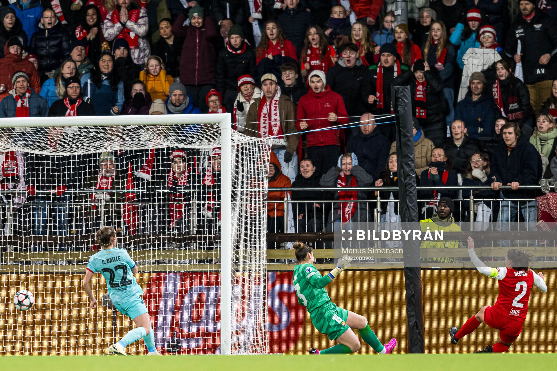 Cecilie Kvamme of Brann scores the 1-1 goal