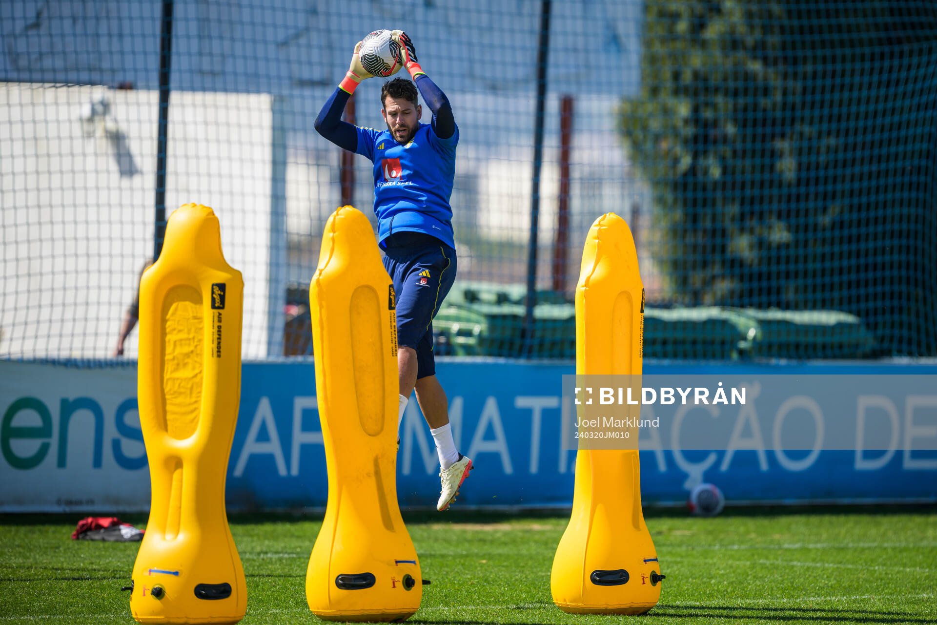 Goalkeeper Kristoffer Nordfeldt of the Swedish men's national football team during a training session on March 20, 2024 in Porto. 