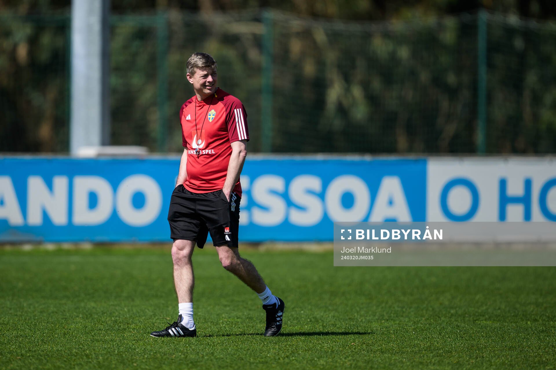 Head coach Jon Dahl Tomasson of the Swedish men's national
