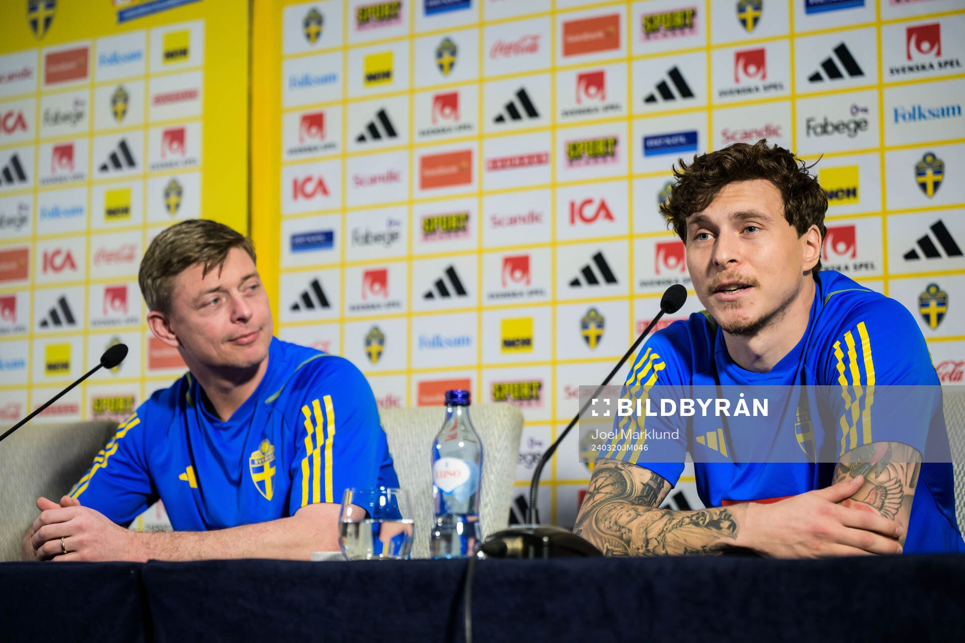 Head coach Jon Dahl Tomasson and Victor Nilsson Lindelöf