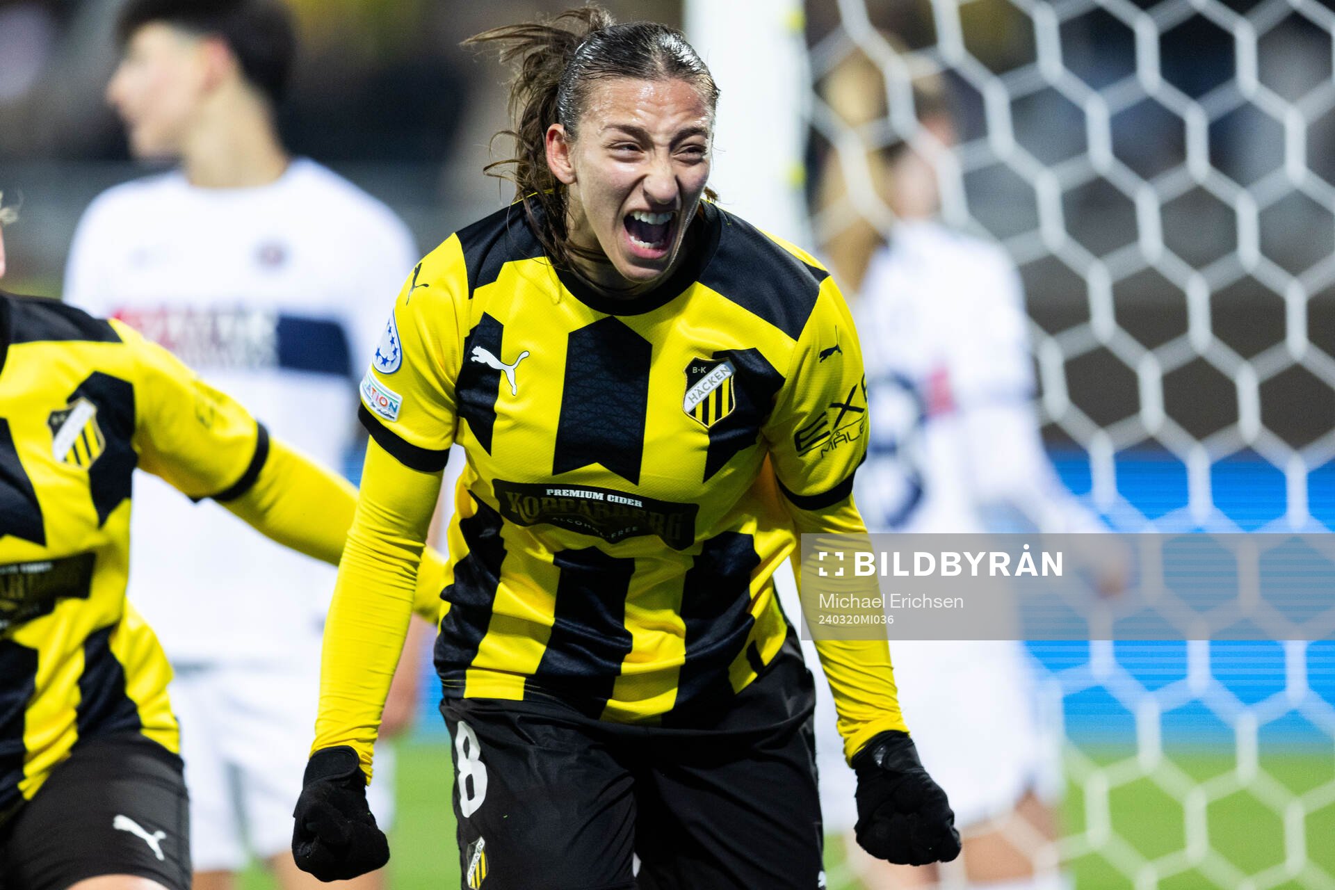 Rusul Rosa Kafaji of Häcken celebrates