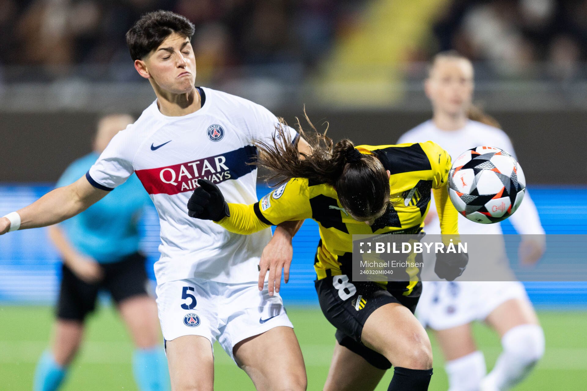 Elisa De Almeida of Paris Saint Germain behind Rusul Rosa