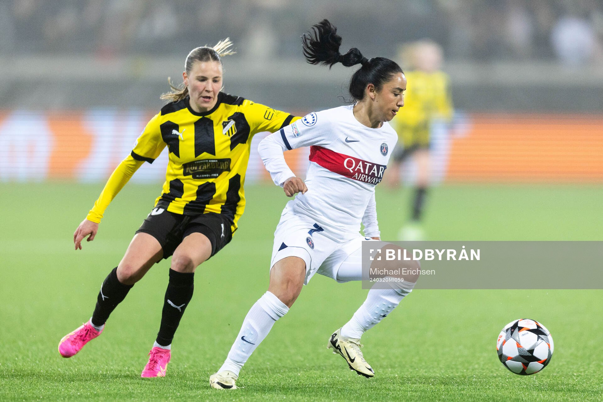 Katariina Kosola of Häcken and Sakina Karchaoui of Paris