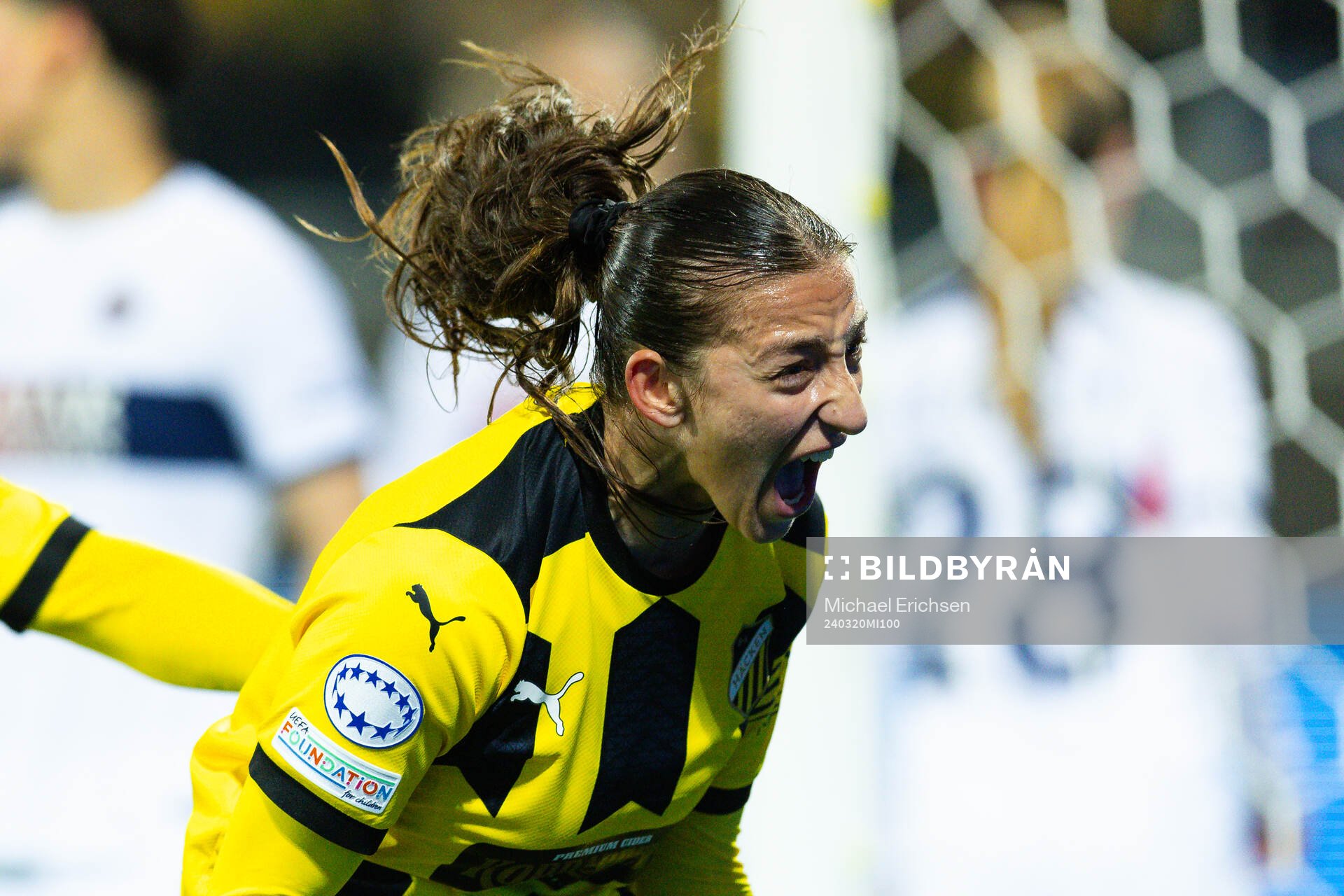 Rusul Rosa Kafaji of Häcken celebrates