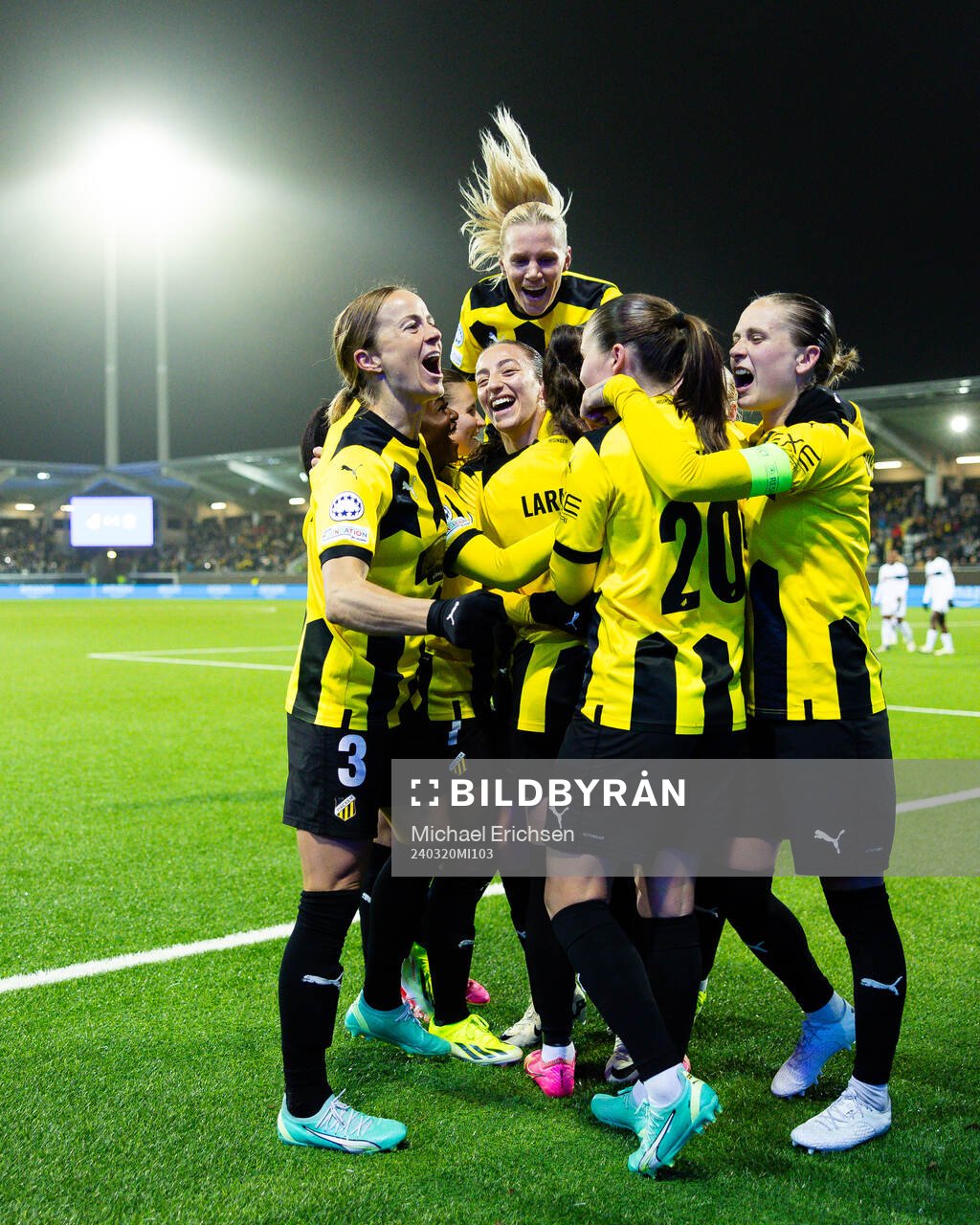 Rusul Rosa Kafaji of Häcken celebrates with team mates after 1-1 during the UEFA Women's Champions League football match between Häcken and Paris Saint Germain on March 20, 2024 in Göteborg.