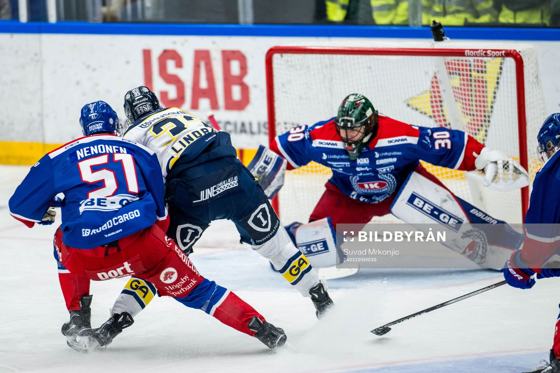 Oskarshamns Markus Nenonen och HV71s Måns Lindbäck och