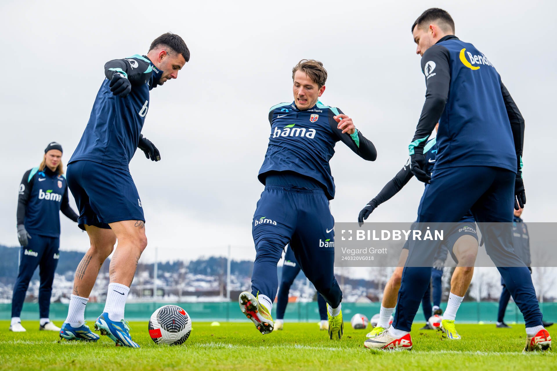 Aron Dønnum, Sander Berge and Hugo Vetlesen of the