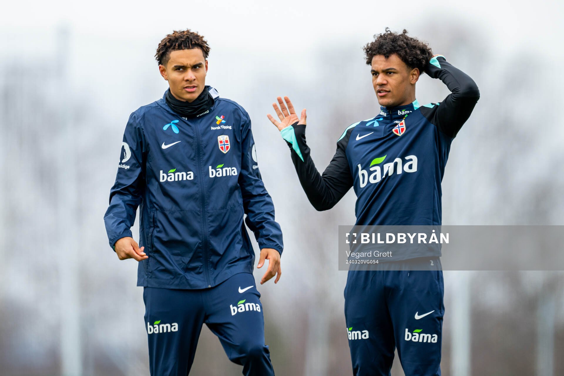 Antonio Nusa and Oscar Bobb of the Norwegian national football team during a training session on March 20, 2024 in Lillestrøm.