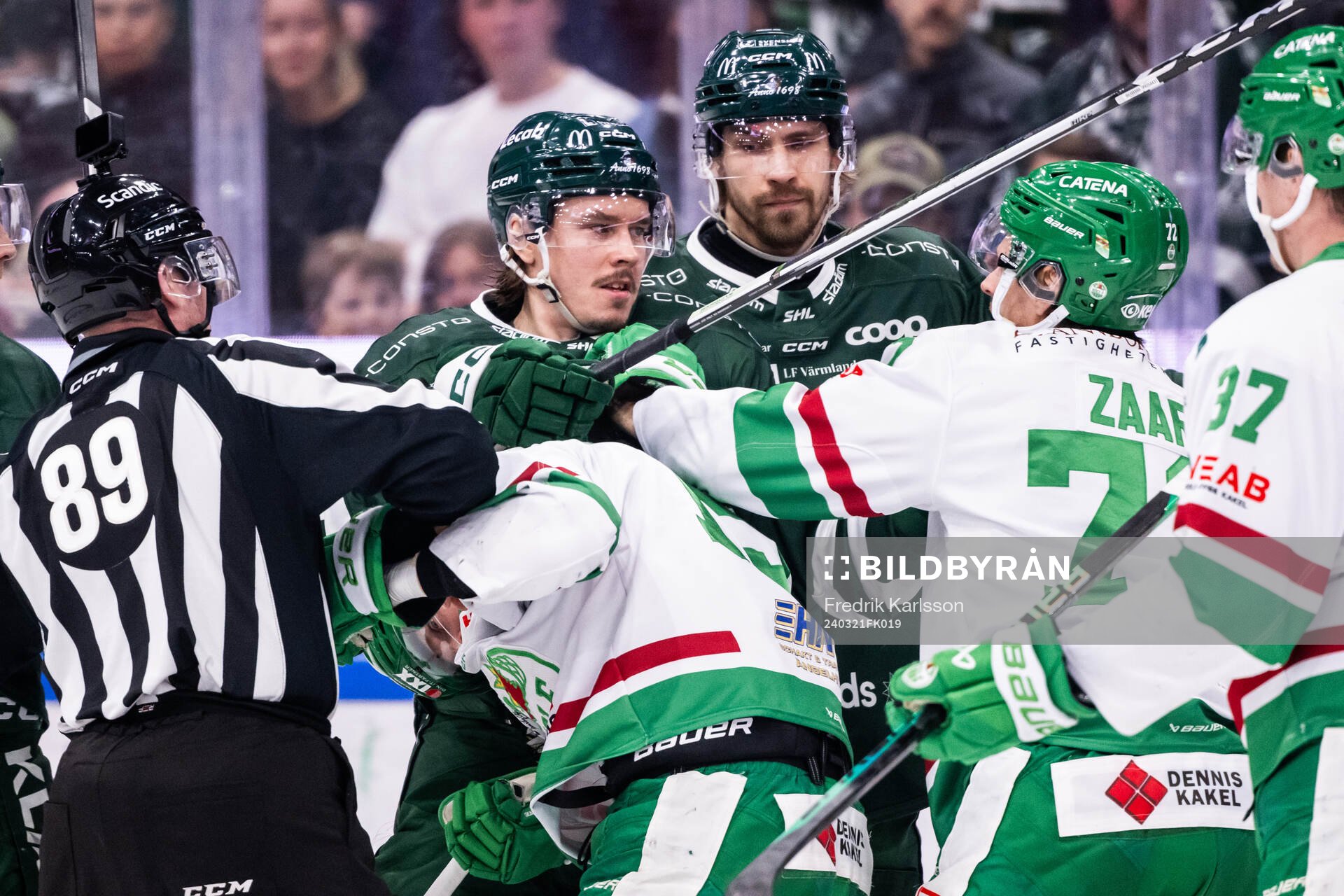 Färjestads Joakim Nygård och Rögles Daniel Zaar i bråk