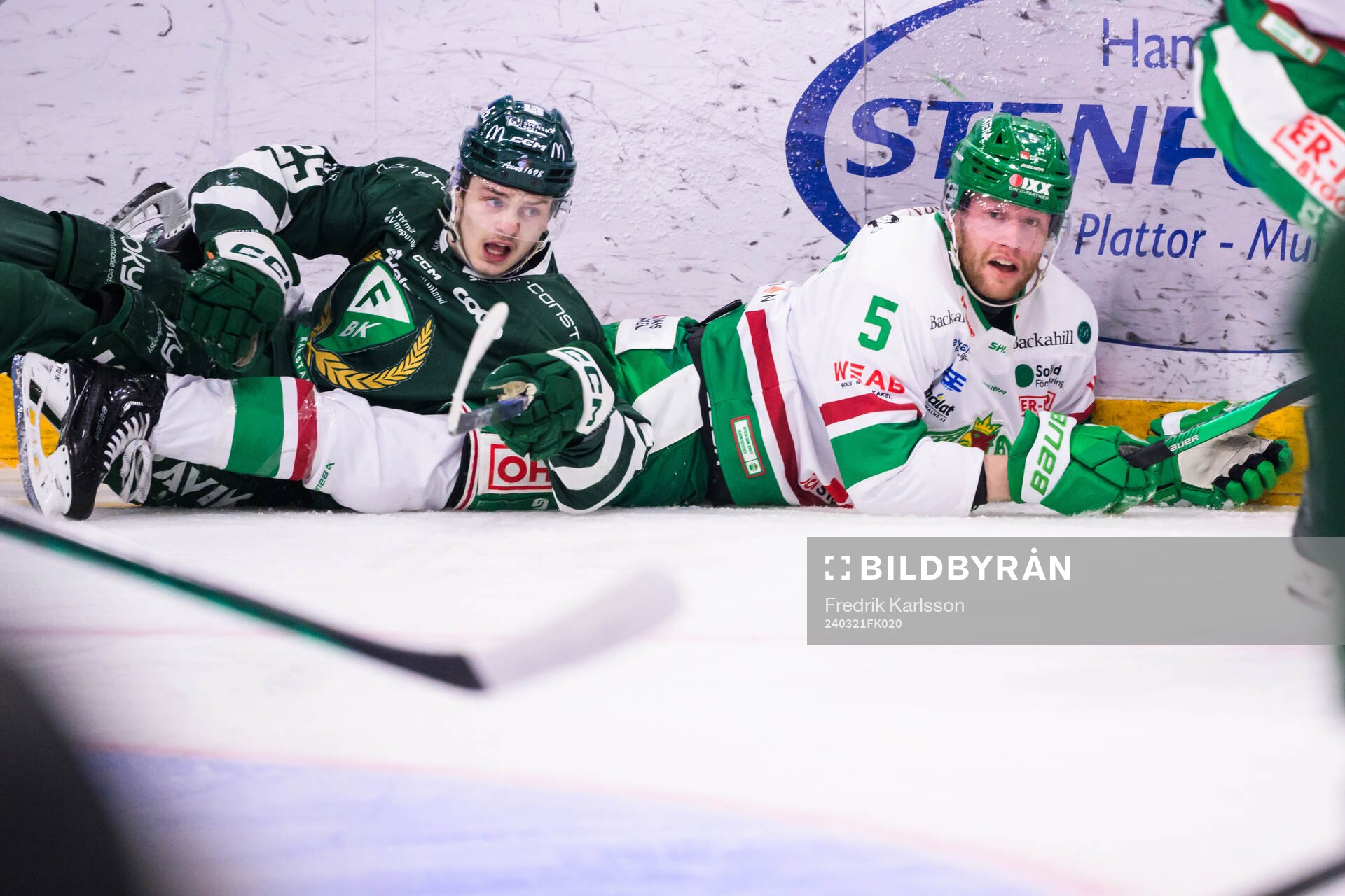 Färjestads Lucas Forsell och Rögles Ludvig Claesson