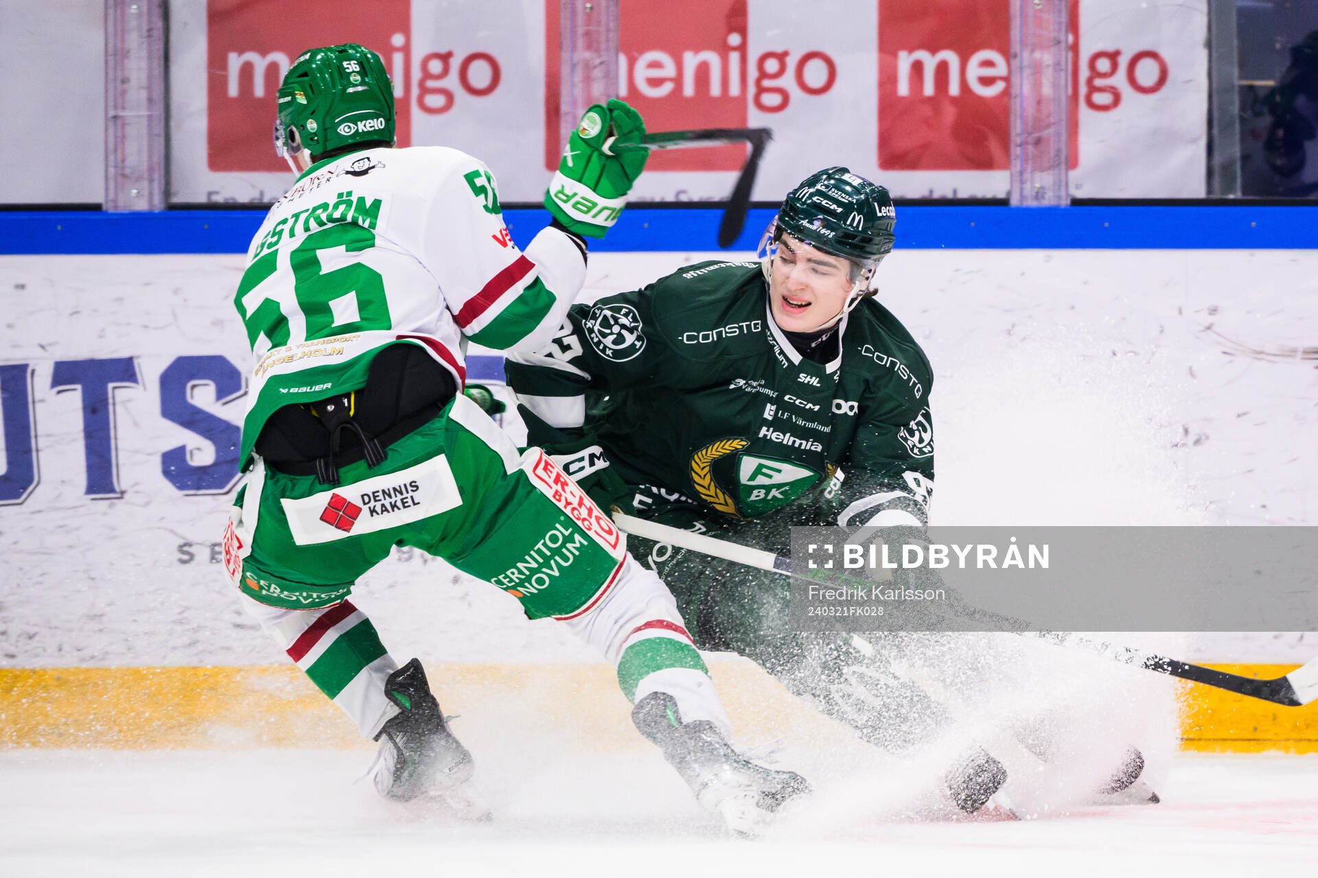 Rögles Adam Engström och Färjestads Liam Öhgren