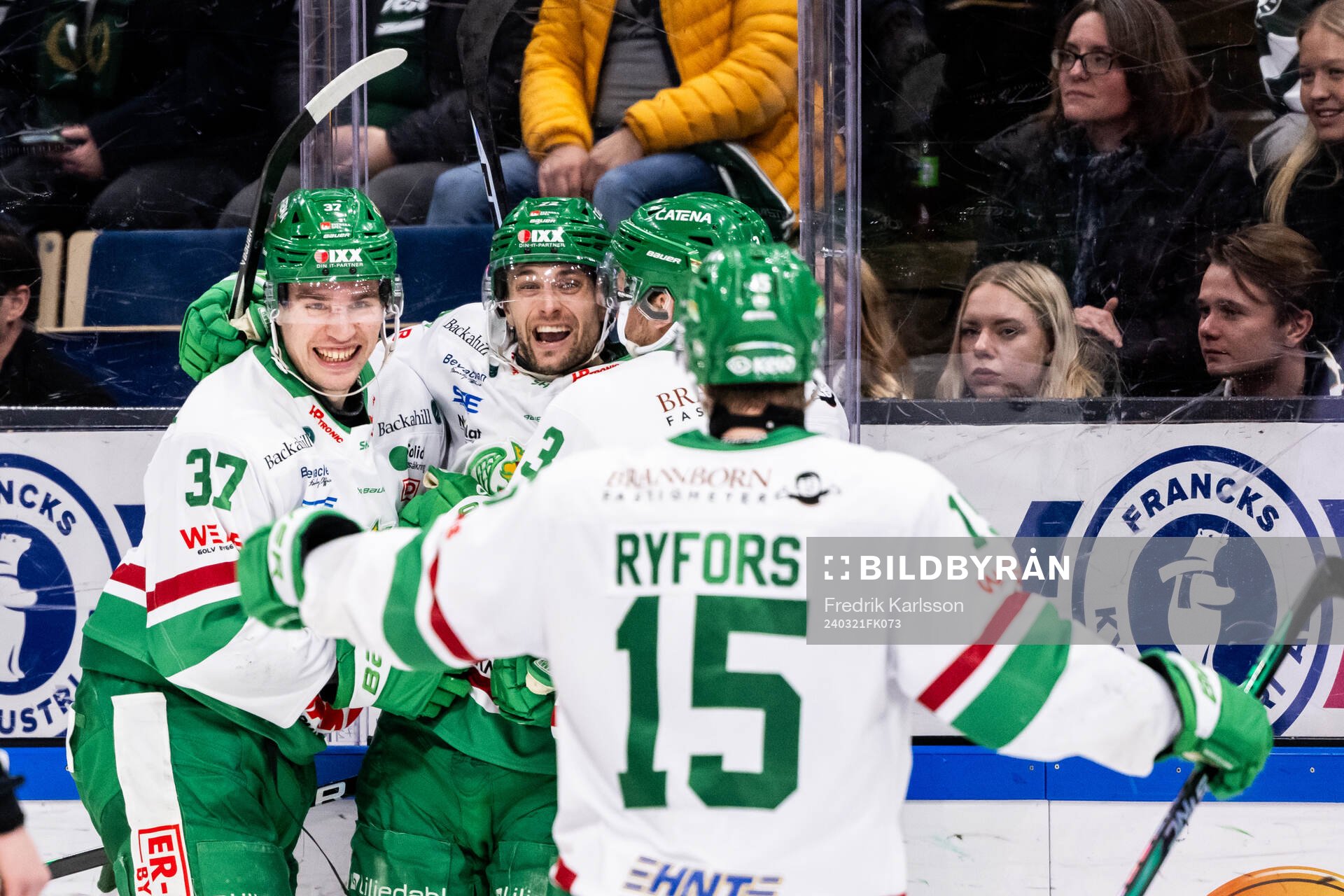 Rögles Albin Sundsvik och Daniel Zaar jublar