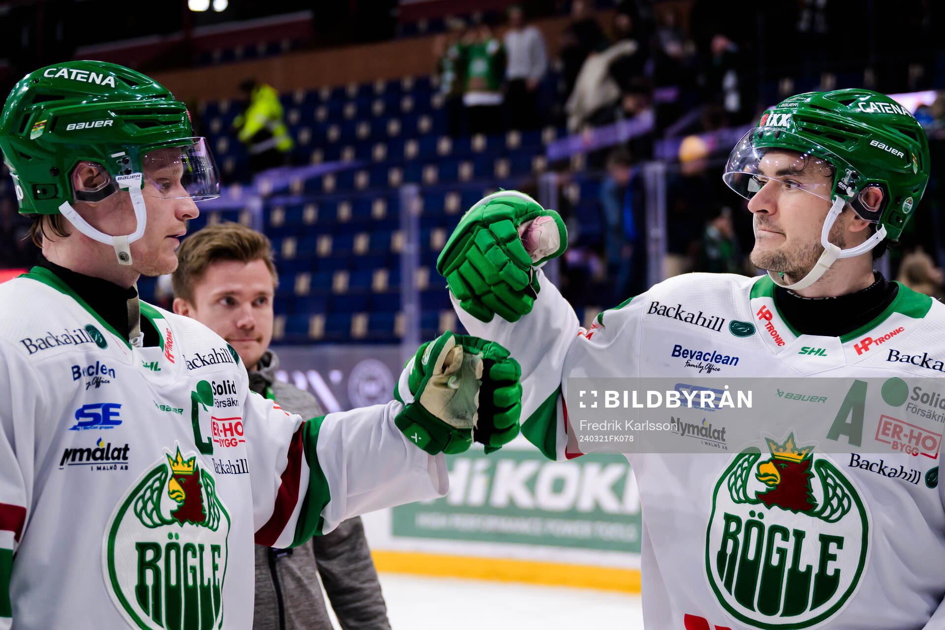 Rögles Anton Bengtsson och Brady Ferguson jublar