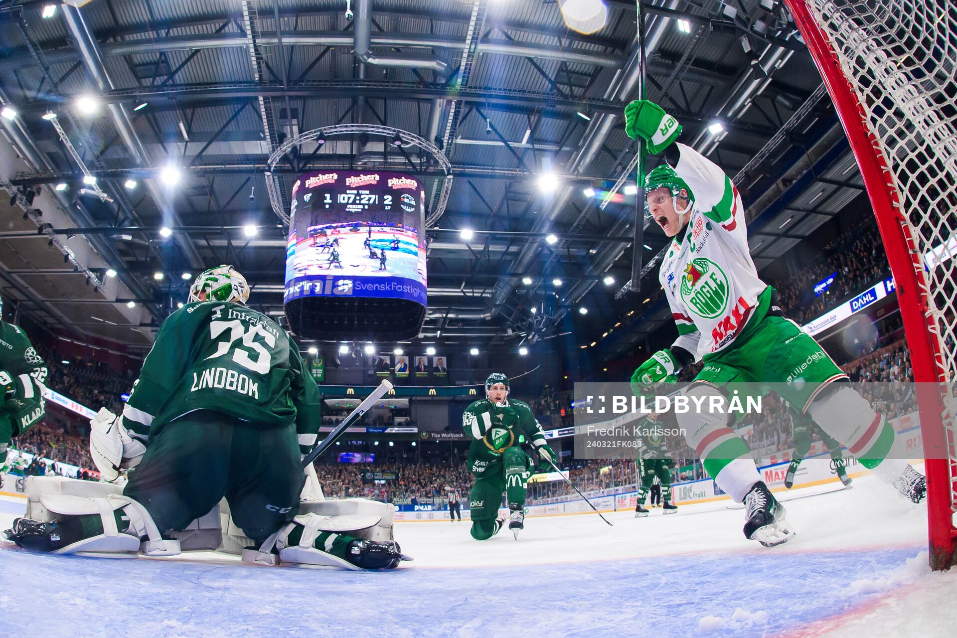 Rögles Anton Bengtsson jublar