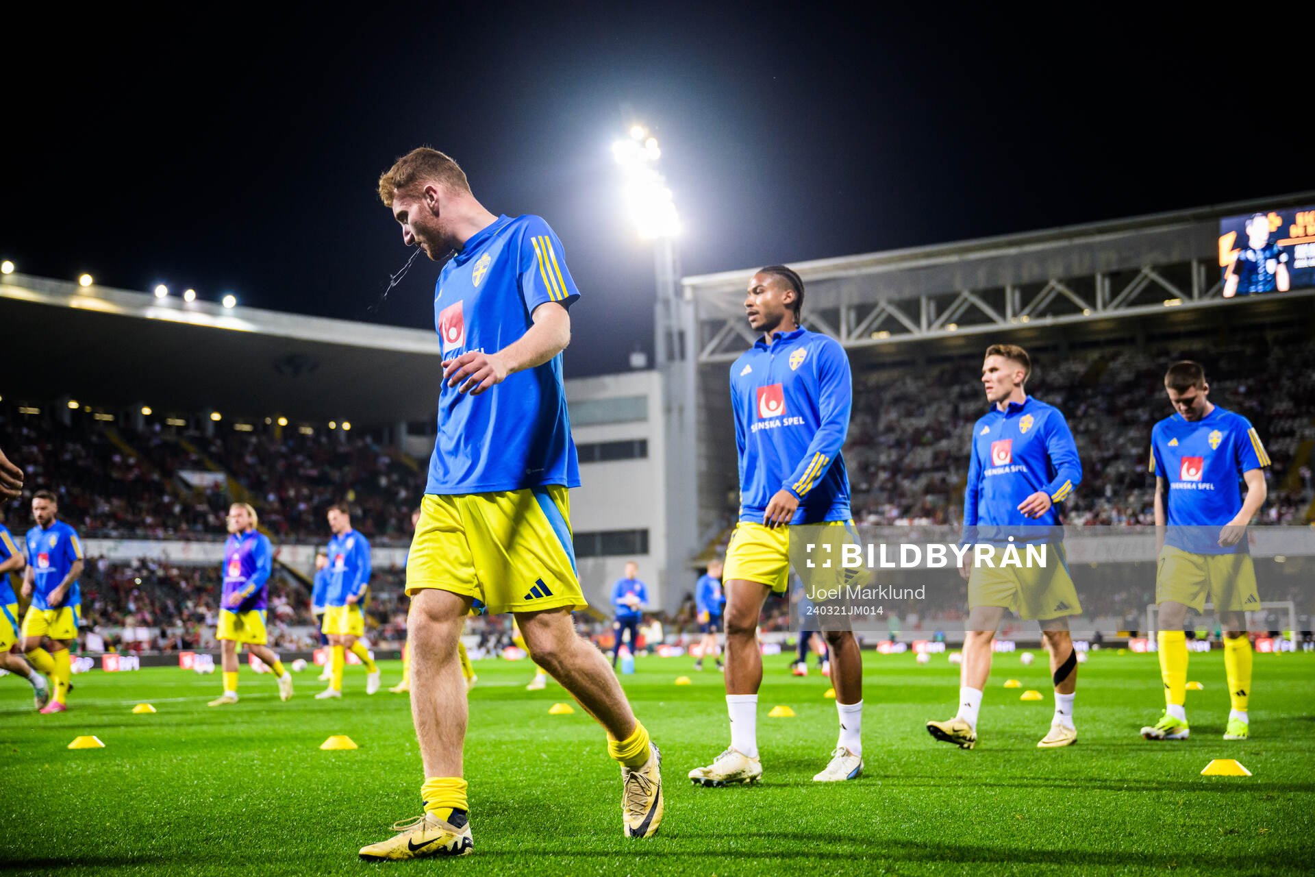 Dejan Kulusevski and Jens Cajuste of Sweden