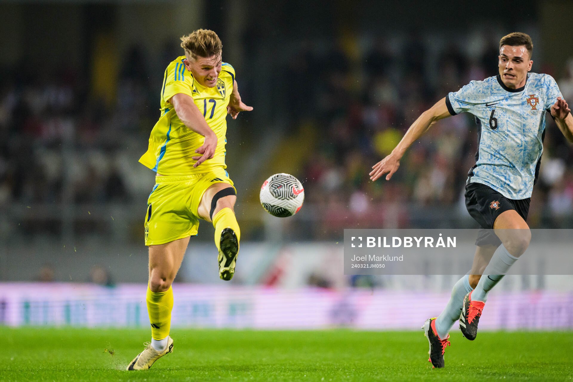 Viktor Gyökeres of Sweden and Joao Palhinha of Portugal