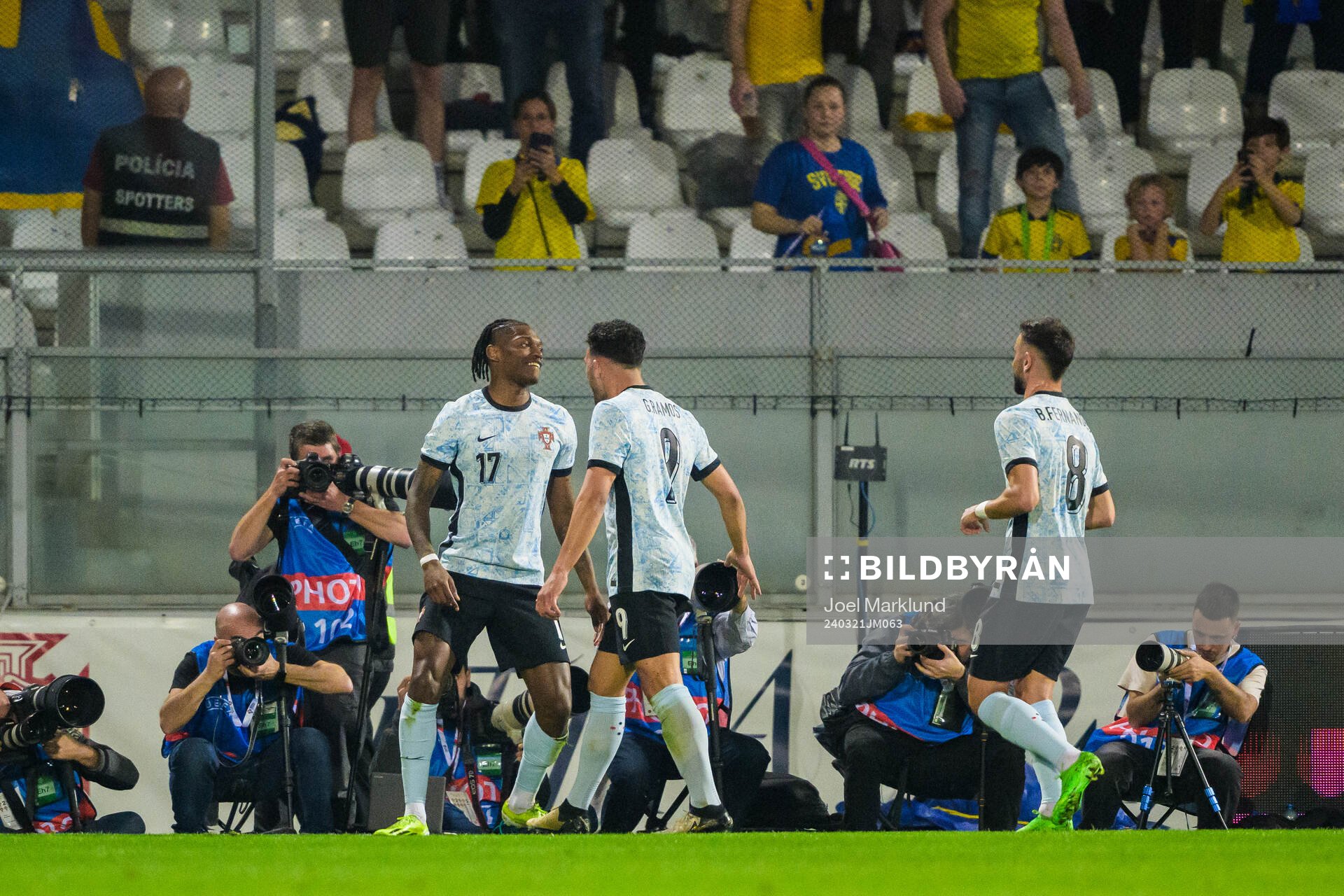 Rafael Leao of Portugal celebrate with Goncalo Ramos and