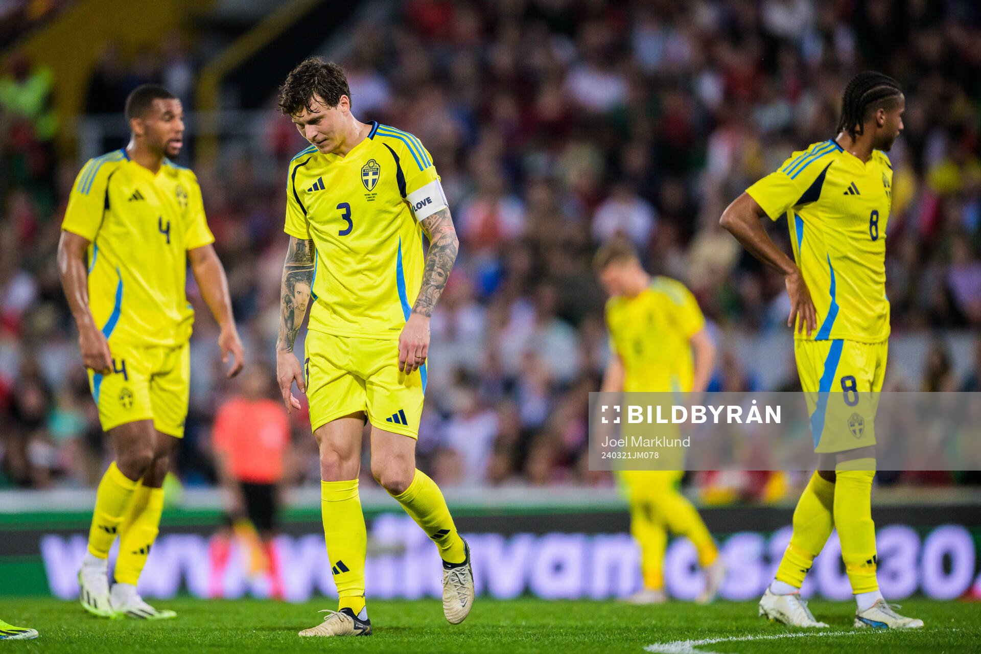 Victor Nilsson Lindelöf of Sweden looks dejected