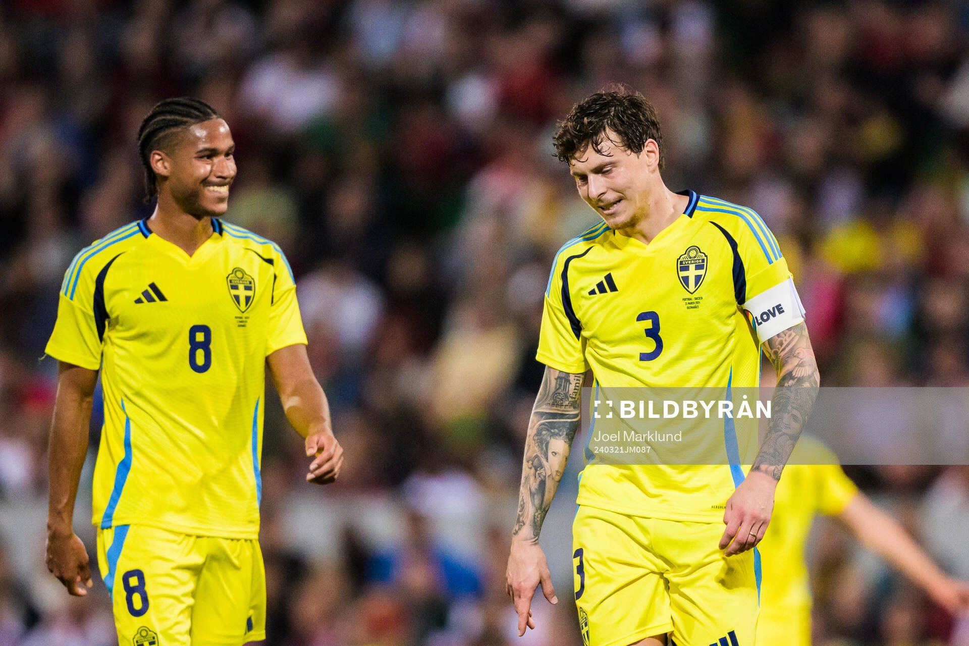 Jens Cajuste and Victor Nilsson Lindelöf of Sweden looks