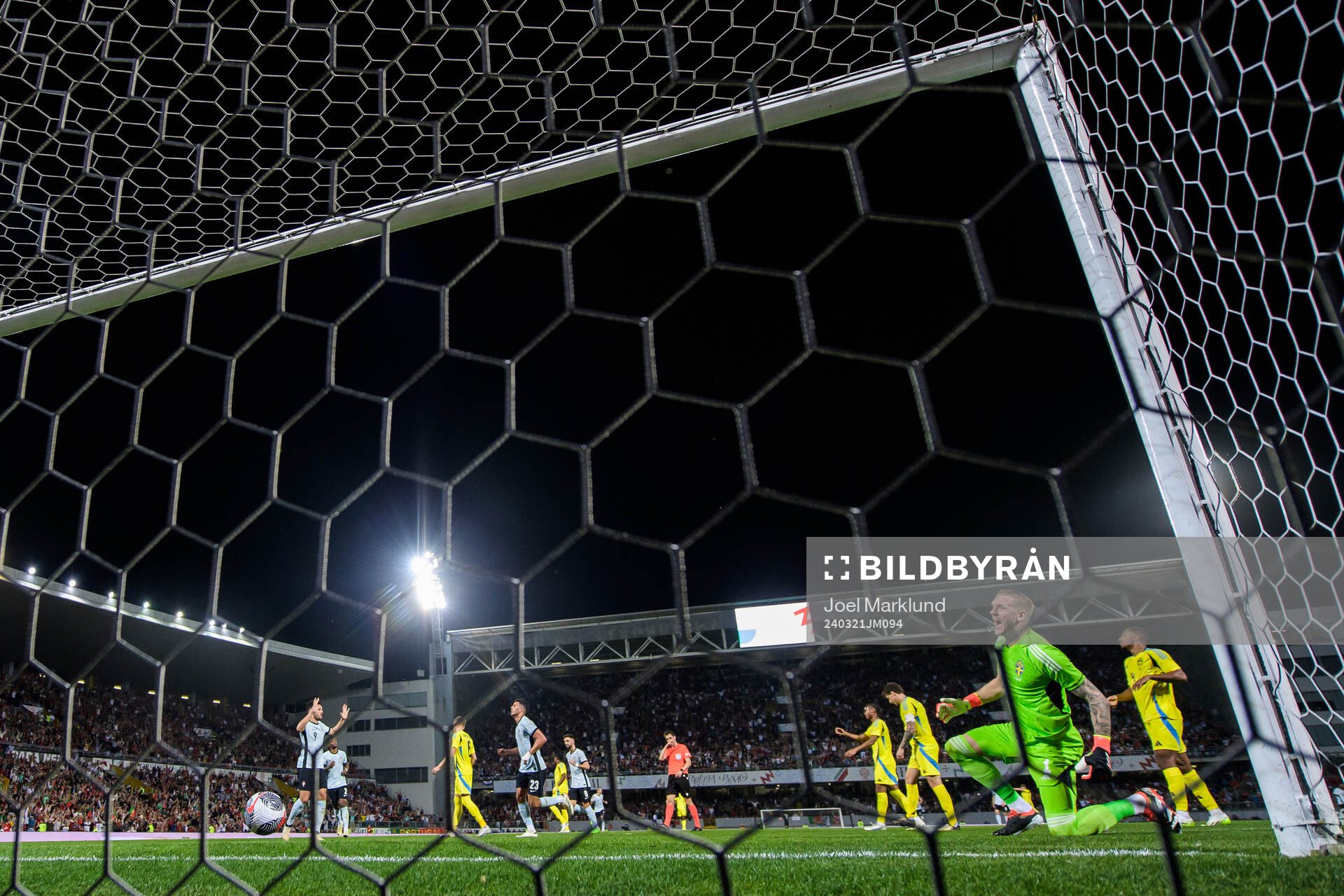 Goalkeeper Robin Olsen of Sweden reacts