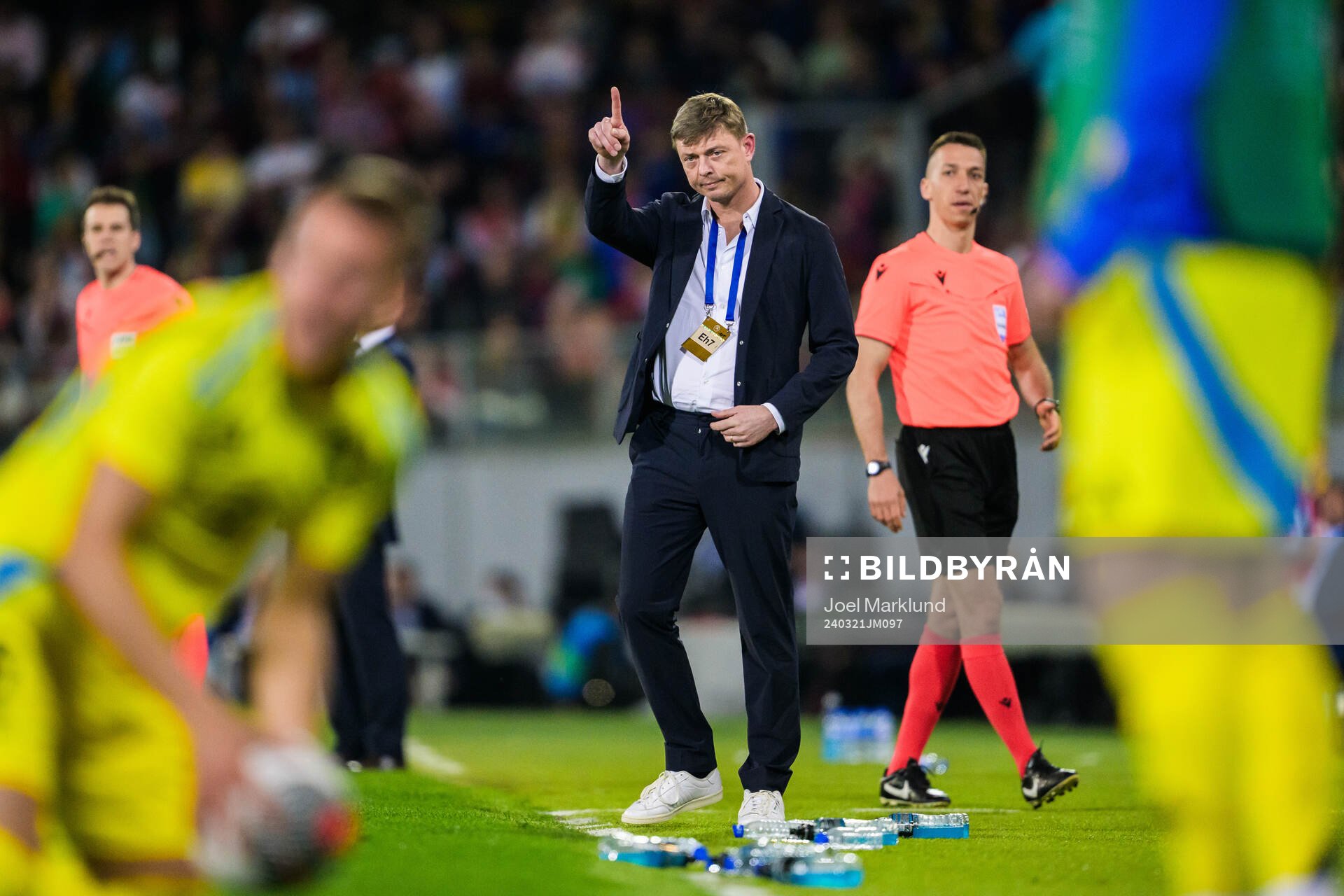 Head coach Jon Dahl Tomasson of Sweden
