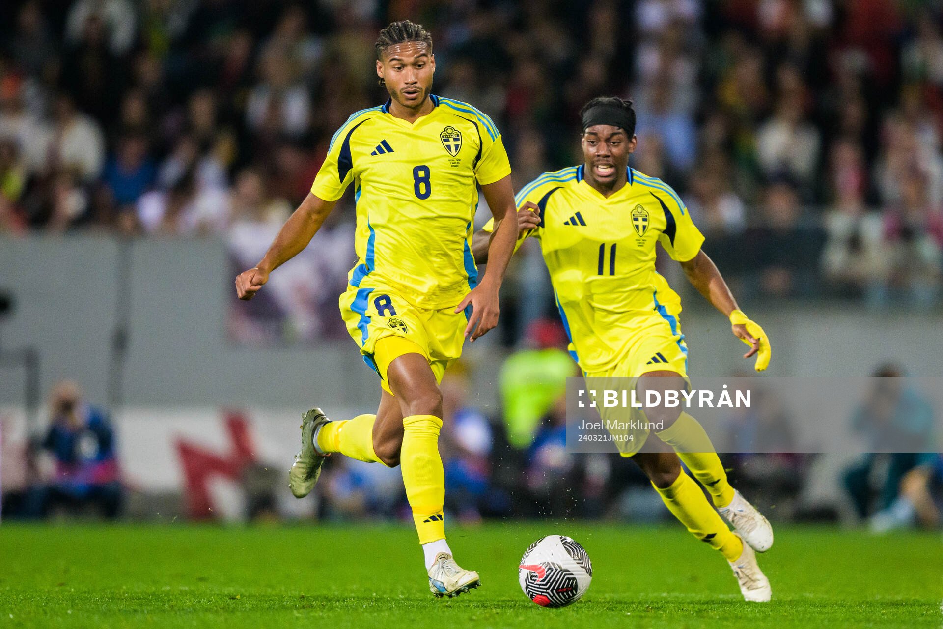 Jens Cajuste and Anthony Elanga of Sweden