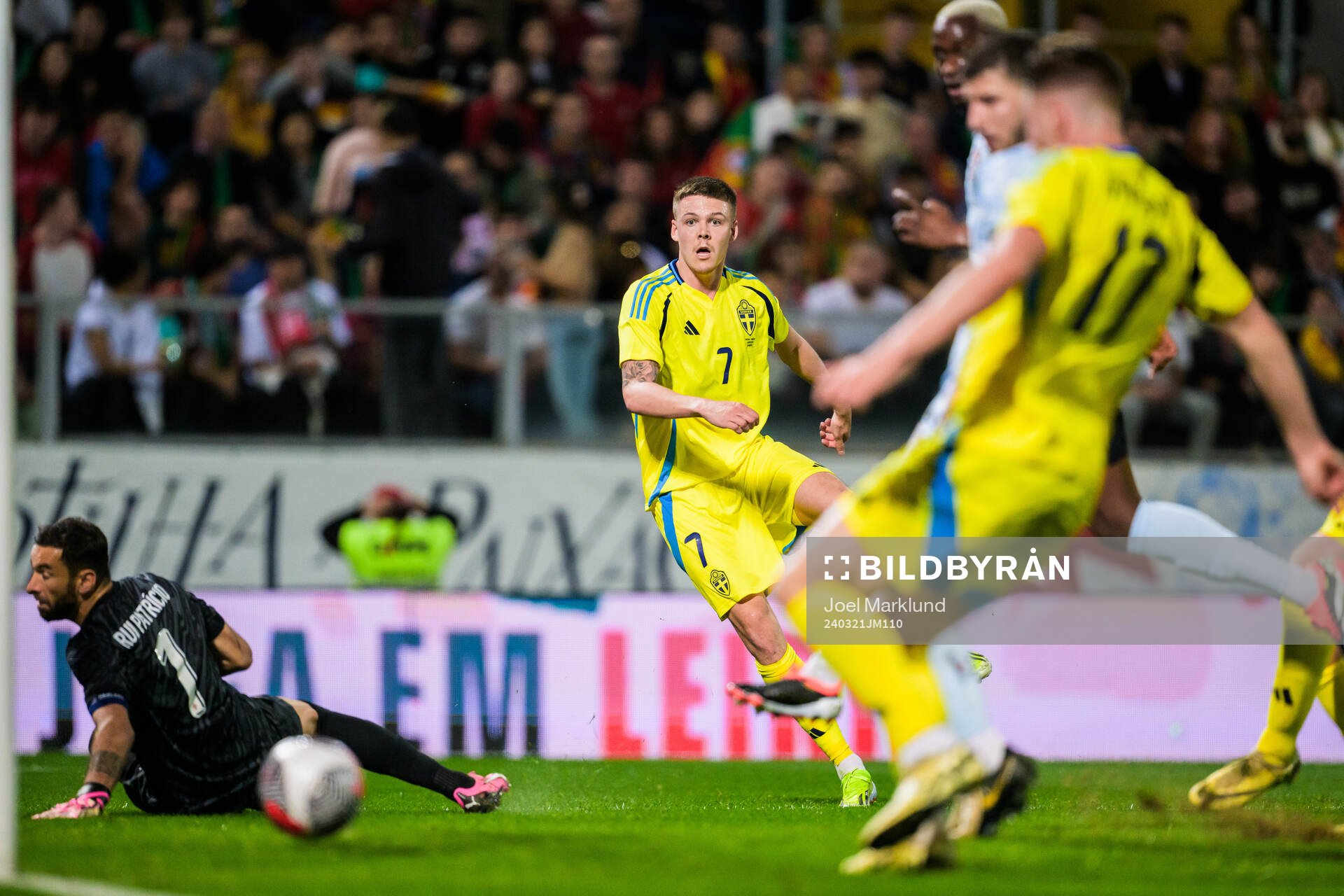 Emil Holm and Viktor Gyökeres of Sweden as the 4-1 goal is