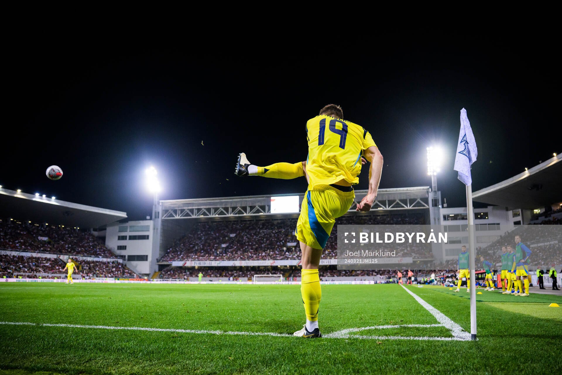 Mattias Svanberg of Sweden takes a corner kick