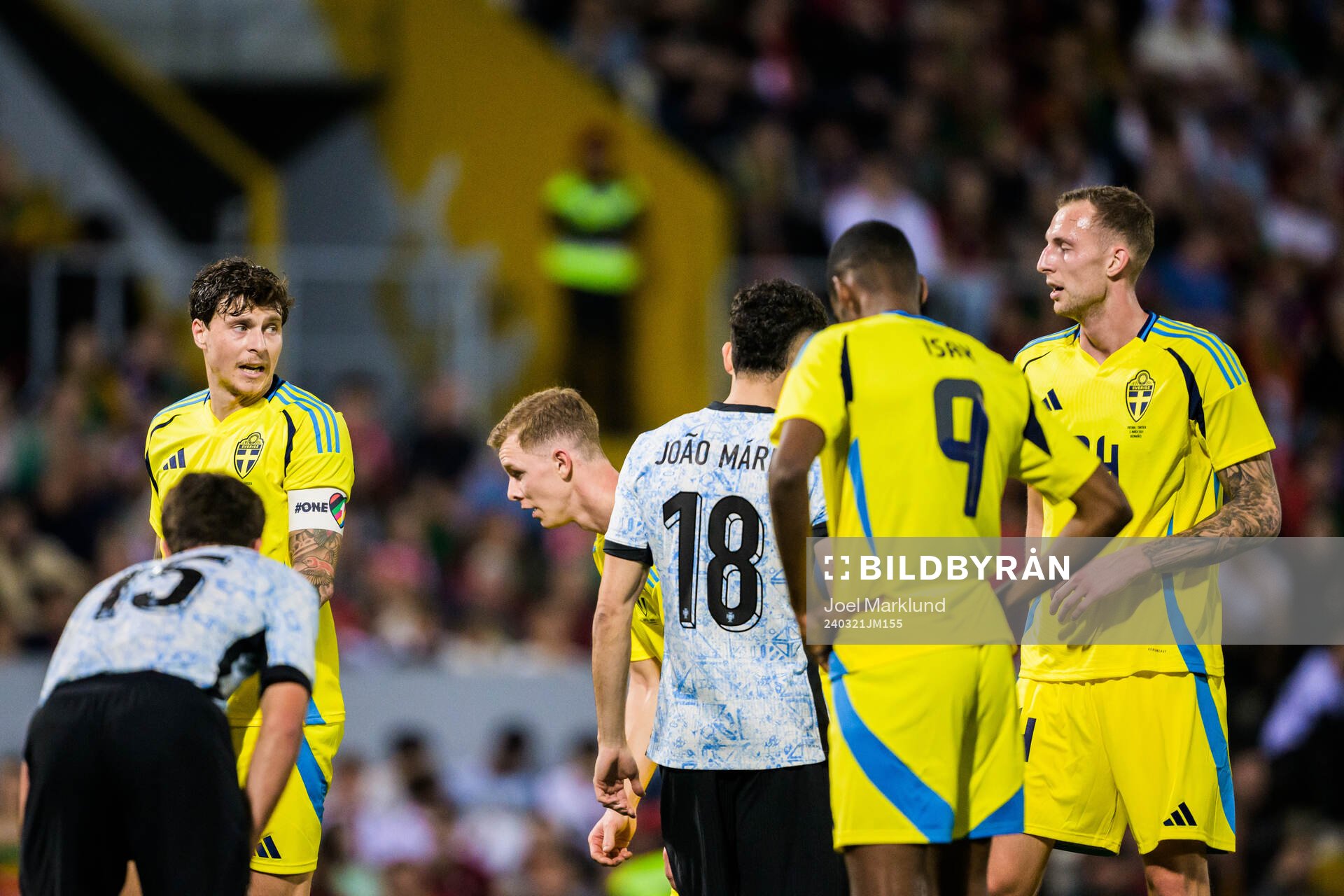 Victor Nilsson Lindelöf, Emil Krafth, Alexander Isak and