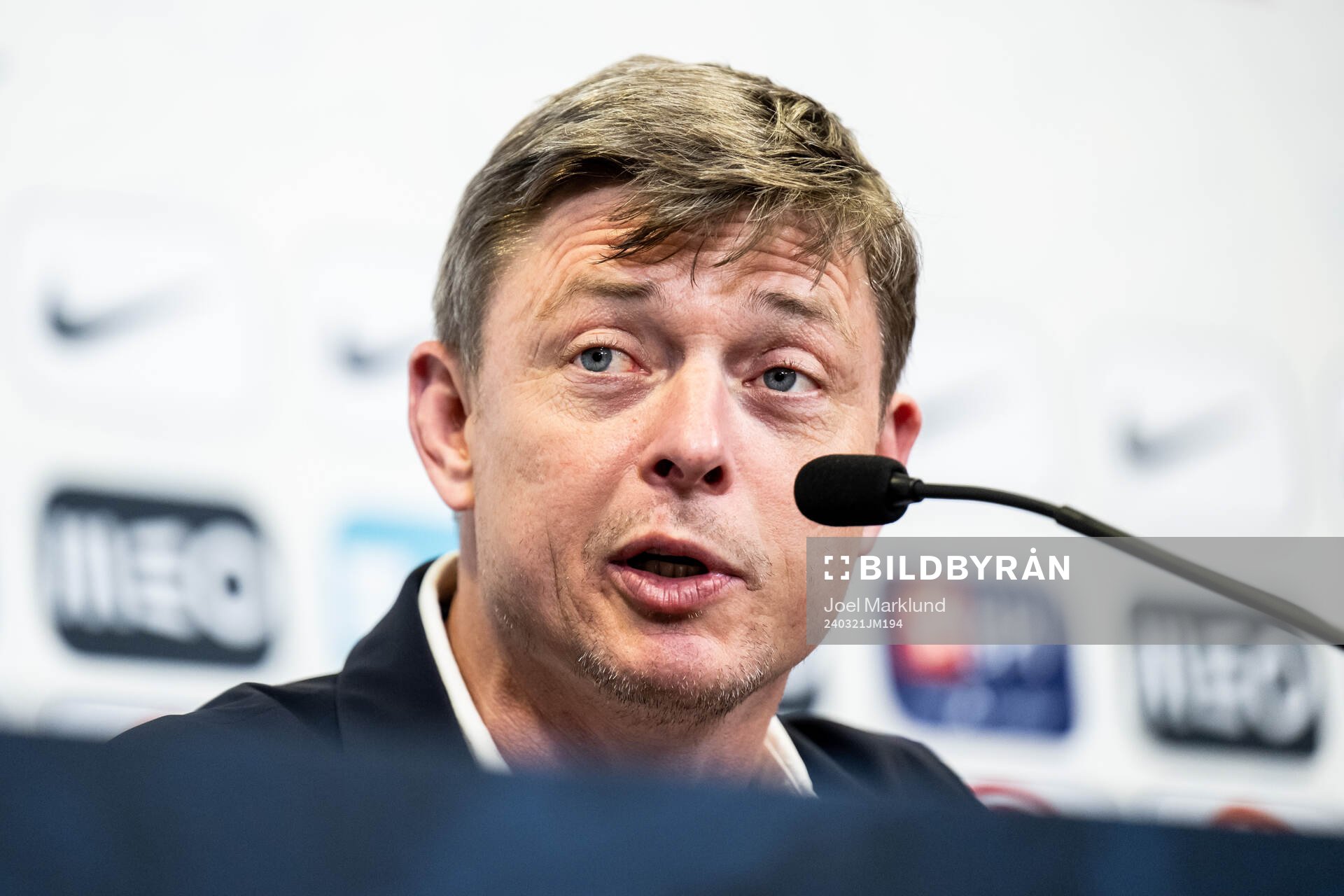 Head coach Jon Dahl Tomasson of Sweden