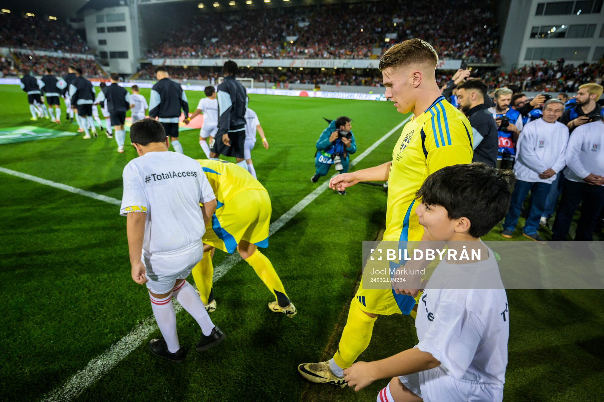 Viktor Gyökeres of Sweden enter the pitch for the