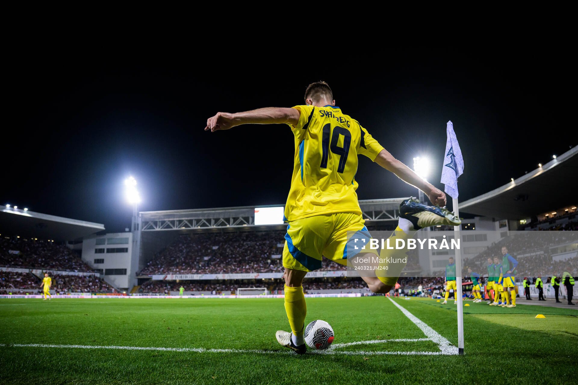 Mattias Svanberg of Sweden shoots a corner kick