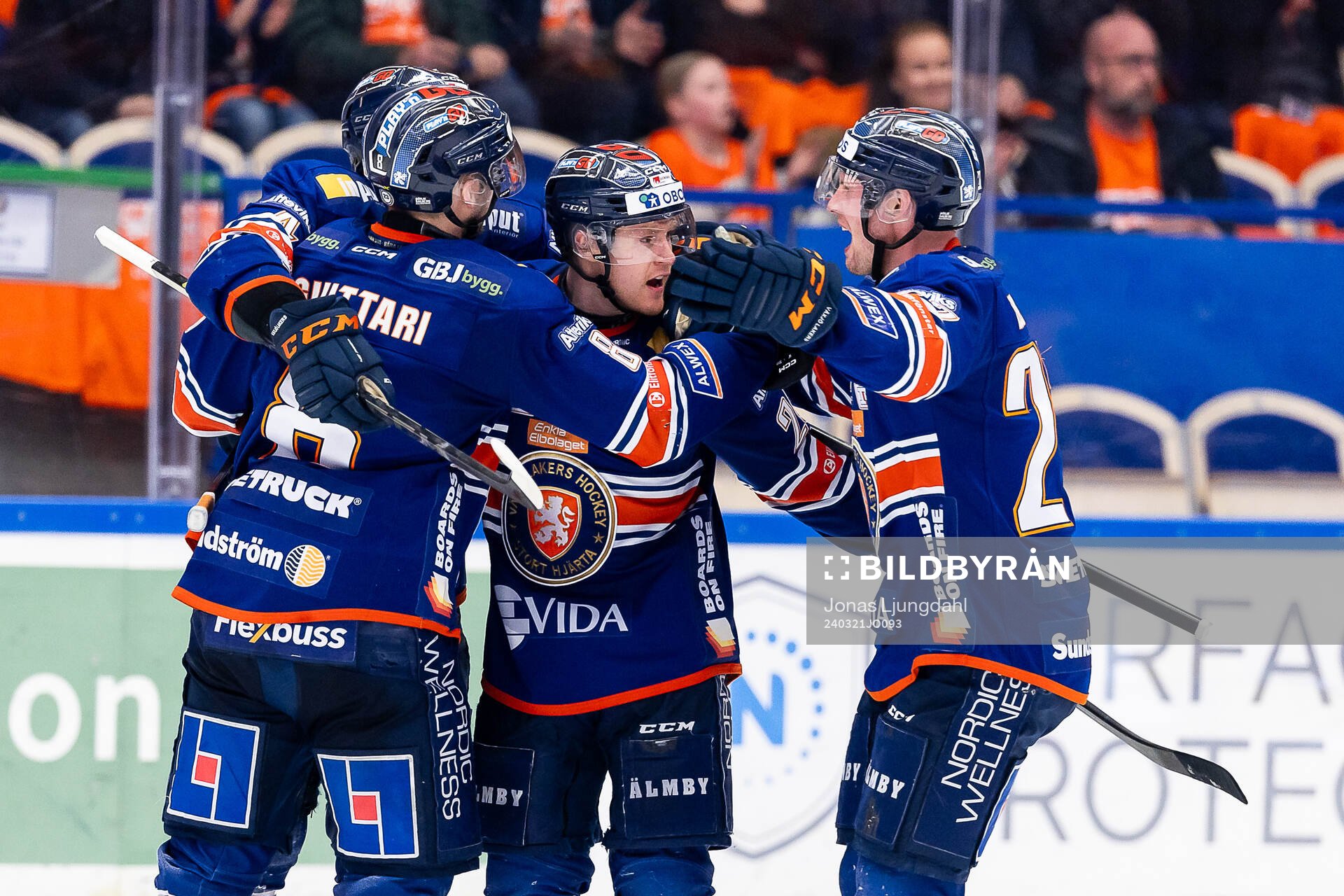 Växjös Hugo Gustafsson och Martin Lundberg jublar