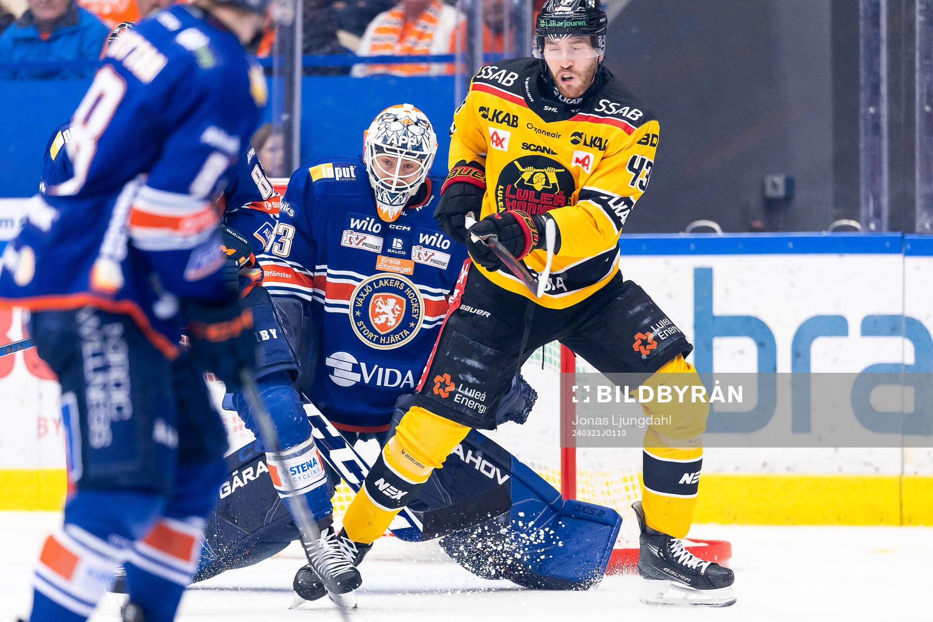 Växjös målvakt Emil Larmi och Luleås Oscar Eklind