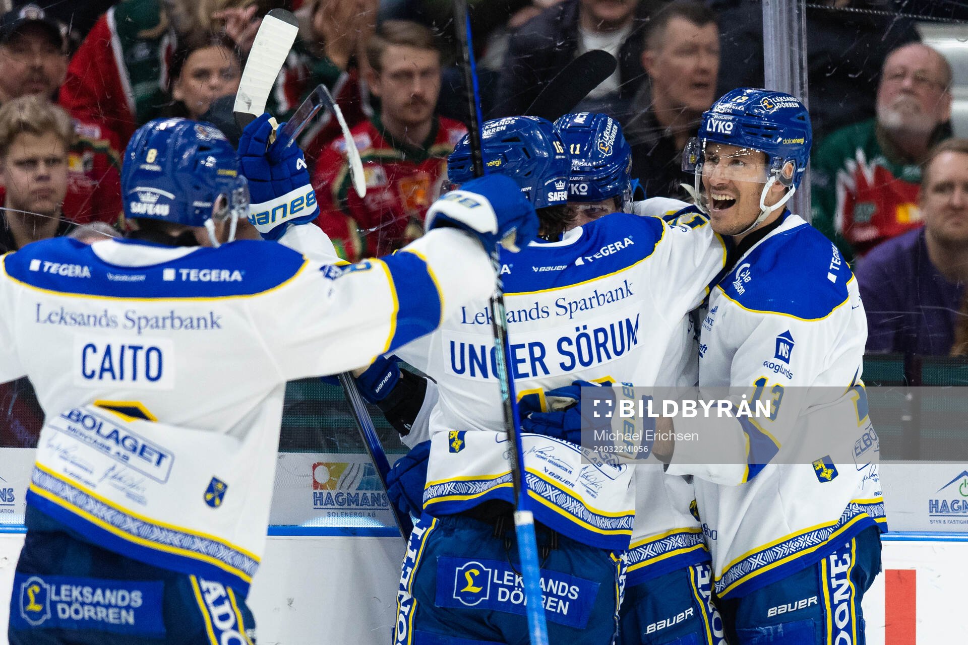 Leksands Martin Karlsson jublar med lagkamrater