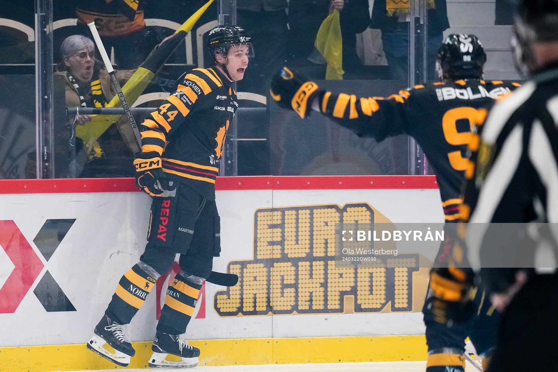 Skellefteås Elias Salomonsson jublar
