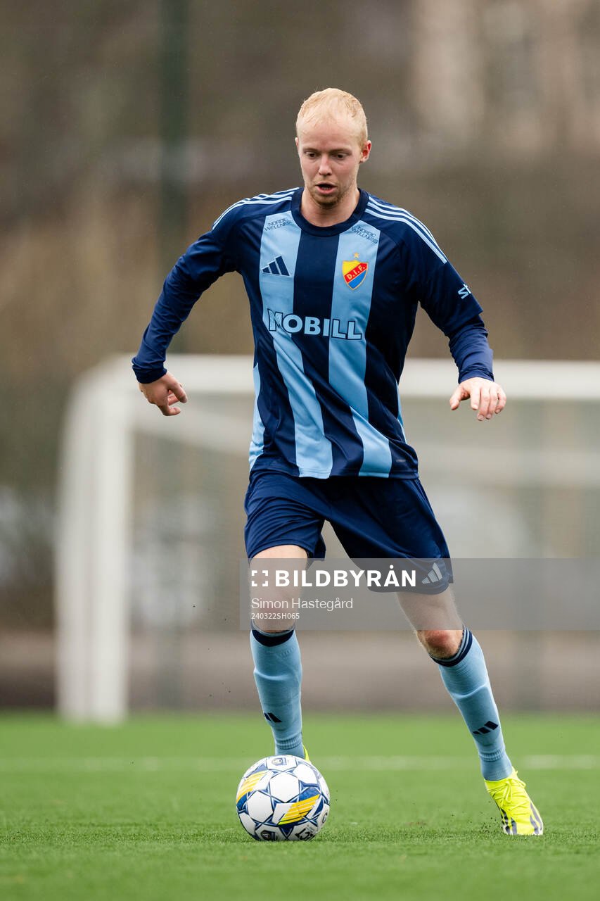 Djurgårdens Peter Therkildsen under en träningsmatch i fotboll mellan Djurgården och Örebro den 22 mars 2024 i Stockholm. 