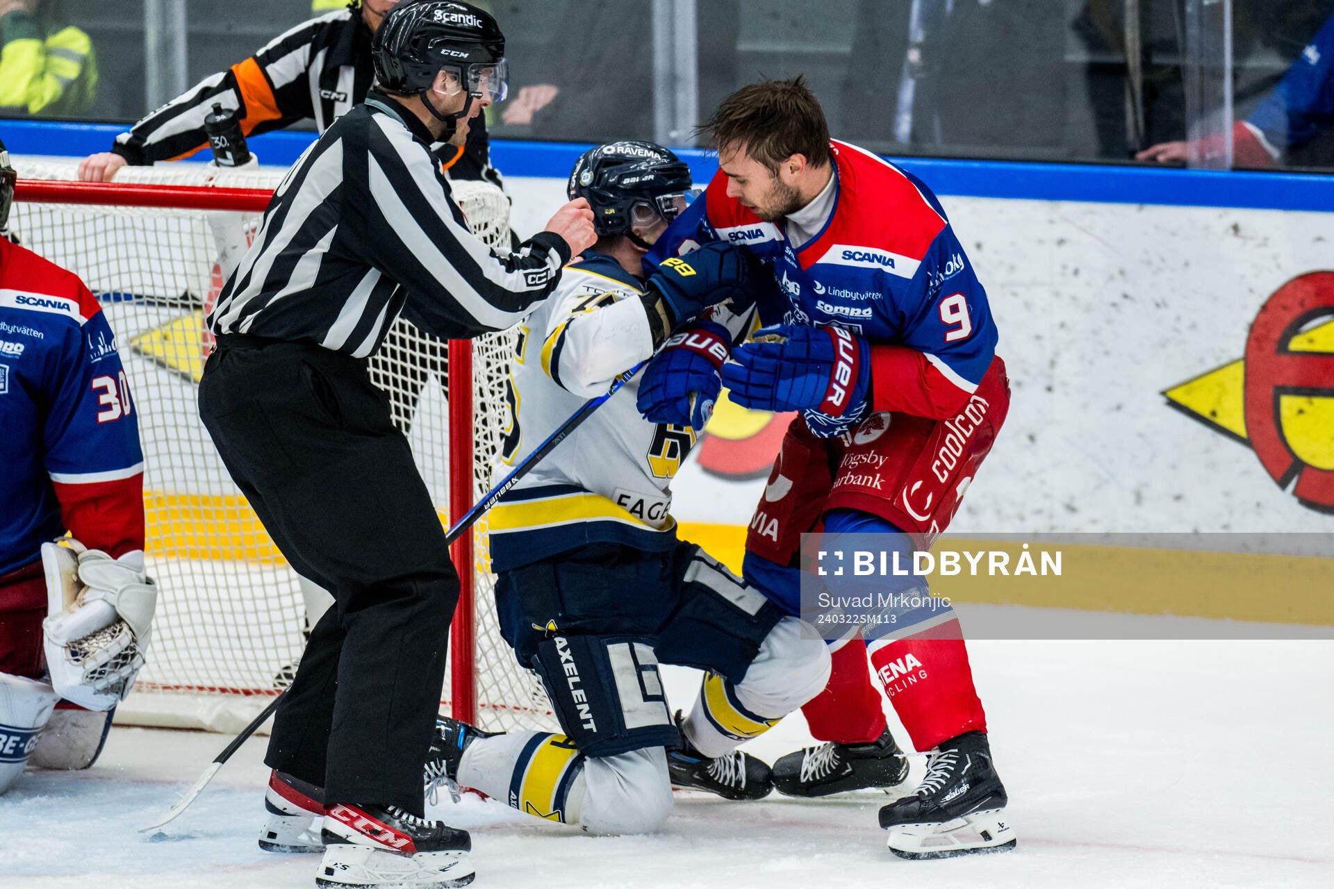 HV71s Radan Lenc och Oskarshamns Ahti Oksanen