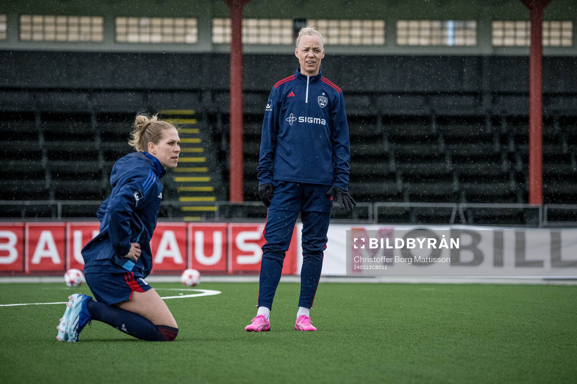 FC Rosengårds Rebecca Knaak och Caroline Seger